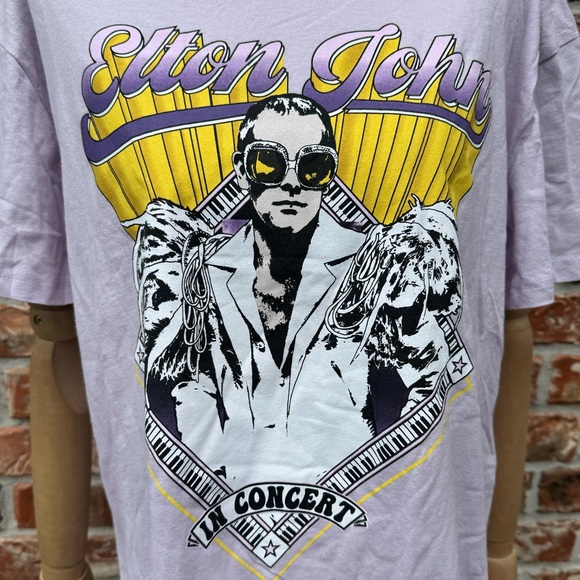 Elton John lavender concert tee / L / NWT - Picture 10 of 15